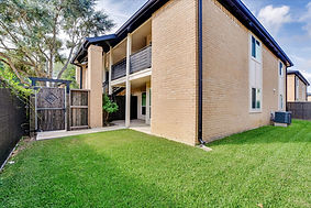 2 bedroom w/ private yard