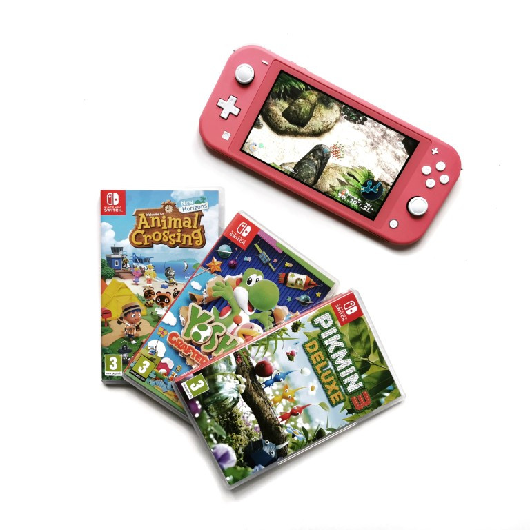 Nintendo Switch Lite, Animal Crossing - New Horizons, Pikmin 3 Deluxe, Yoshi's Crafted World