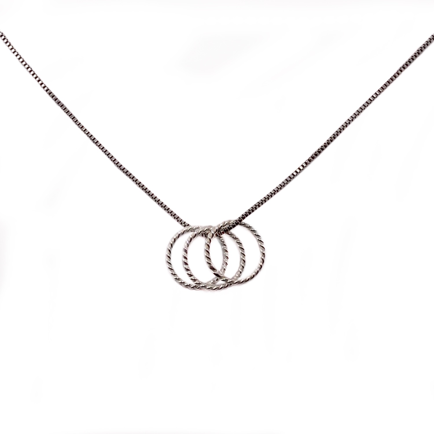 Minimalist 3 Rings Necklace