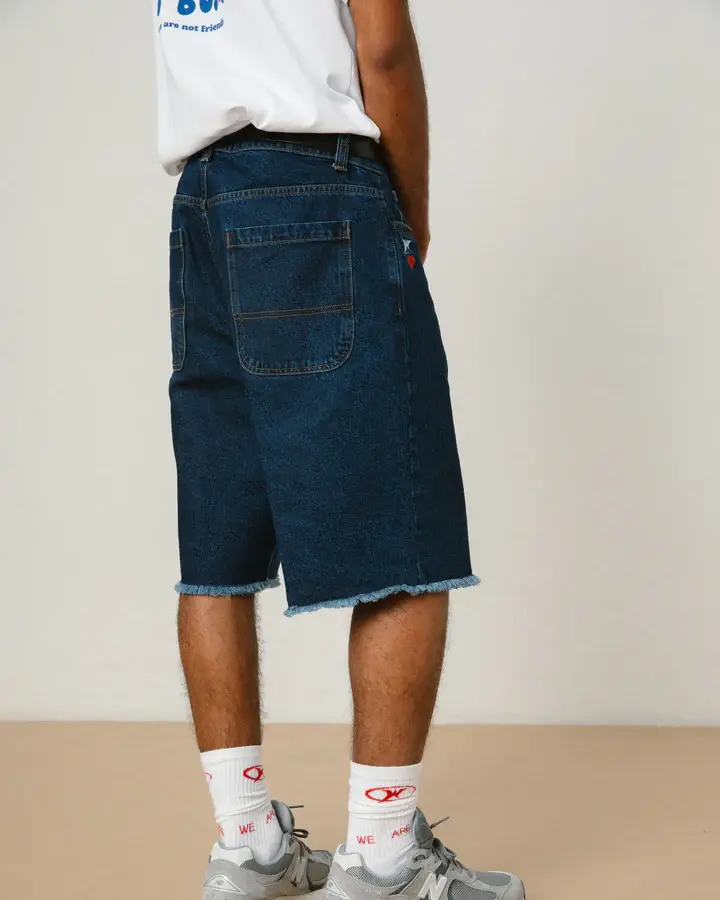 Miniatura: PANTALON CORTO WE ARE NOT FRIENDS "DENIM RAW JORT"