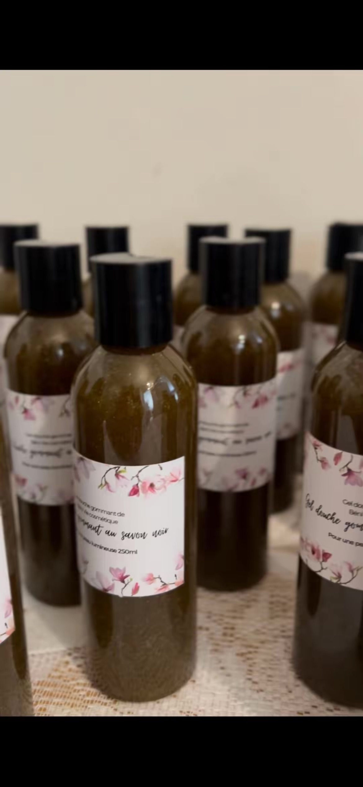 Gel douche gommand à base de savon noir et gommage fin