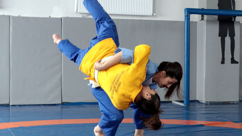 Türkiye'nin İlk Kuşak Güreşi Antrenörleri Kayseri'de Yetişiyor