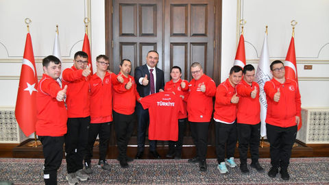 Down Basketbol Milli Takımı’ndan Tekirdağ Valisi’ne Ziyaret