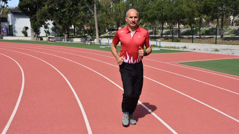 58 Yaşındaki Atlet Nurettin Memur, 400 Metrede Balkan Rekorunu Kırdı!