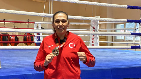 Milli Boksör Elif Güneri, Karabük’te Coşkuyla Karşılandı