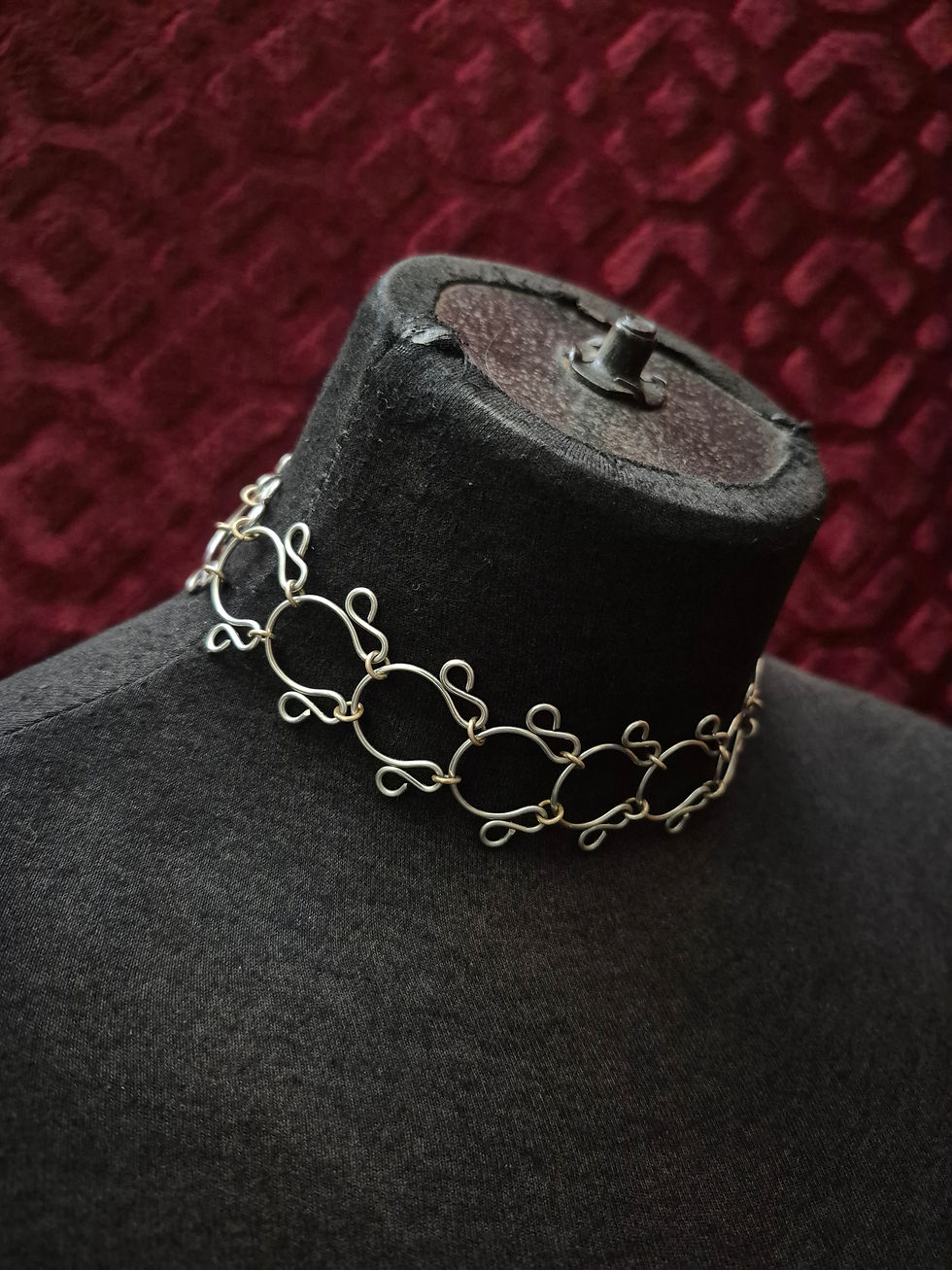 Thumbnail: Arcs And Swirls Wire Choker