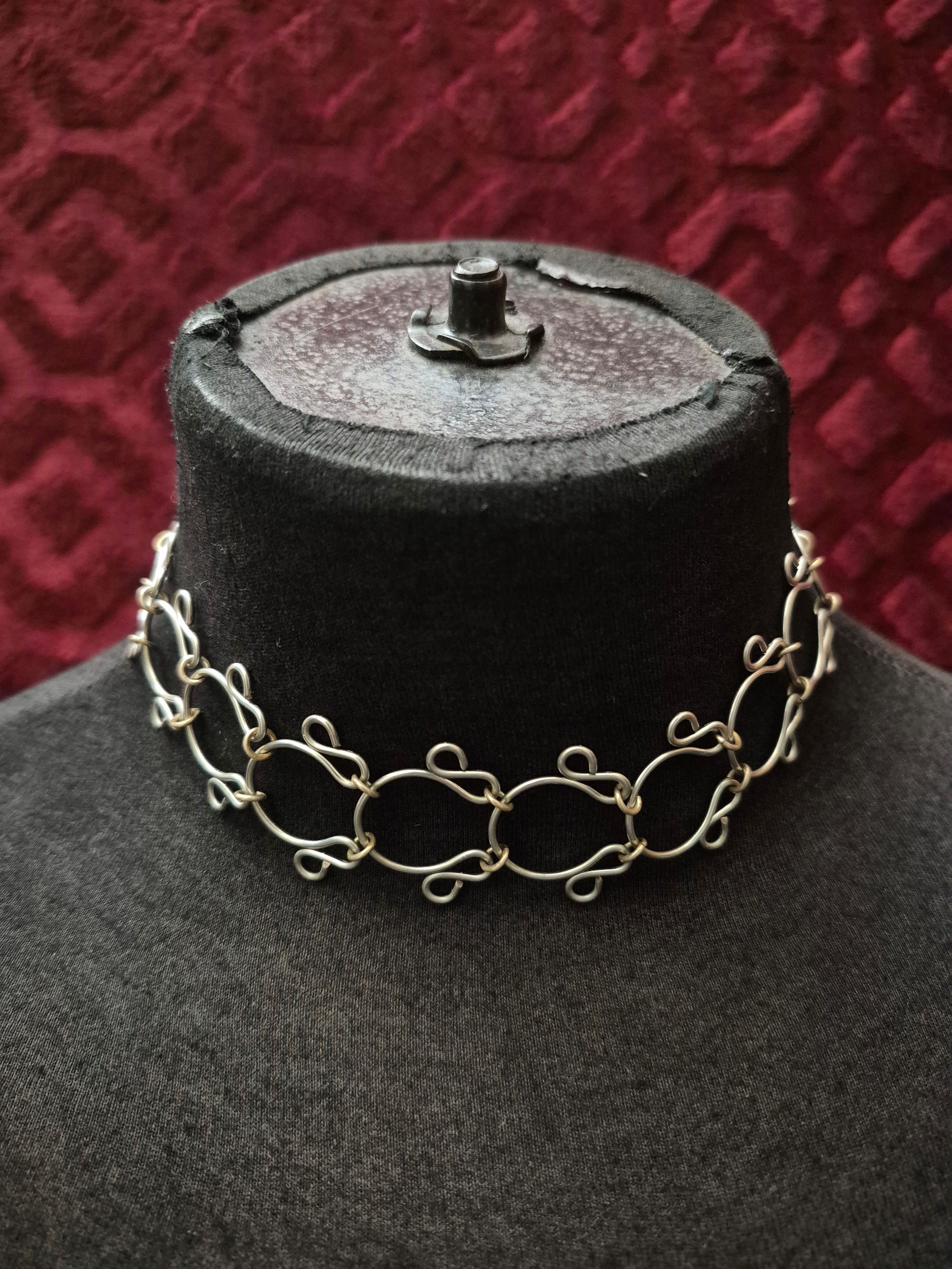Arcs And Swirls Wire Choker