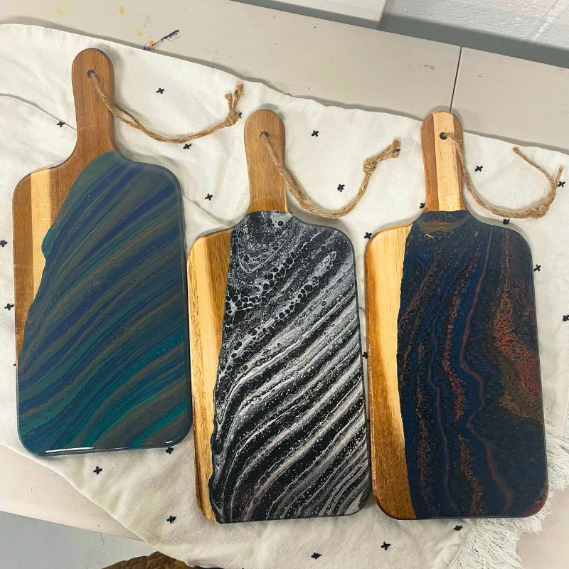 Serving Board Paint Pouring