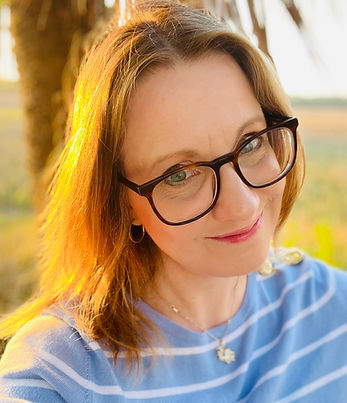 pic of Elizabeth Broadbent in the sun