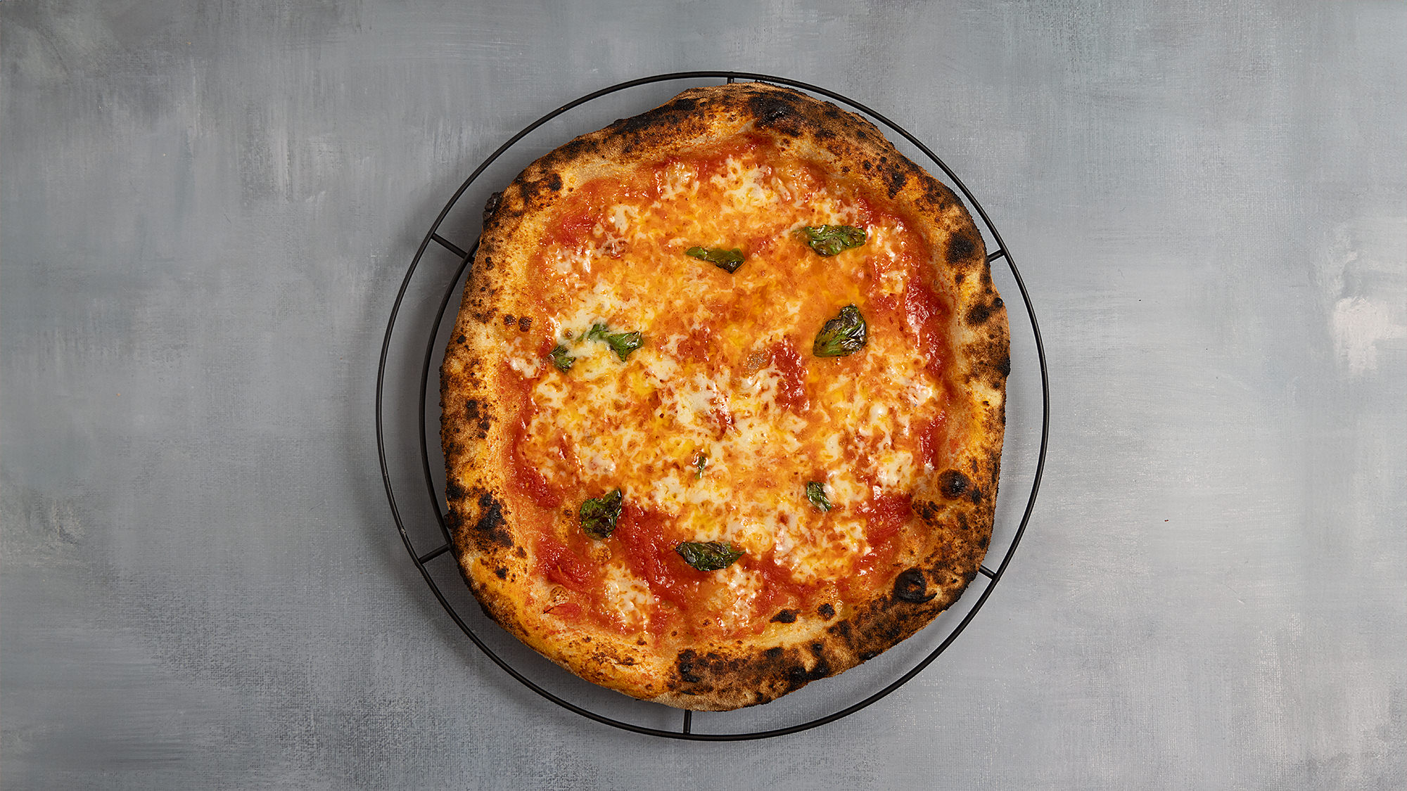 Pizza Margherita oppskrift – klassisk napolitansk