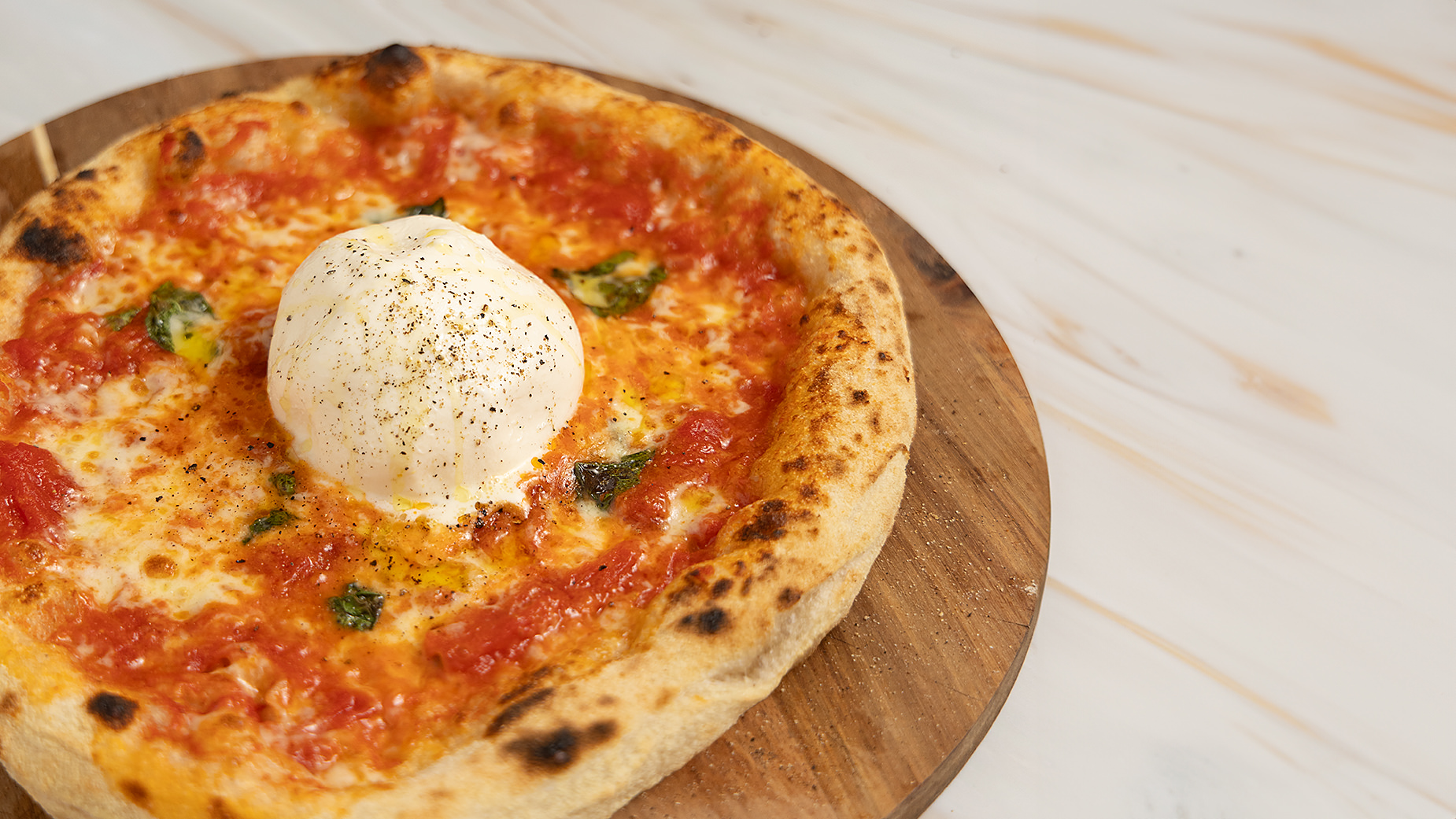 Napolitansk pizza med Burrata – oppskrift