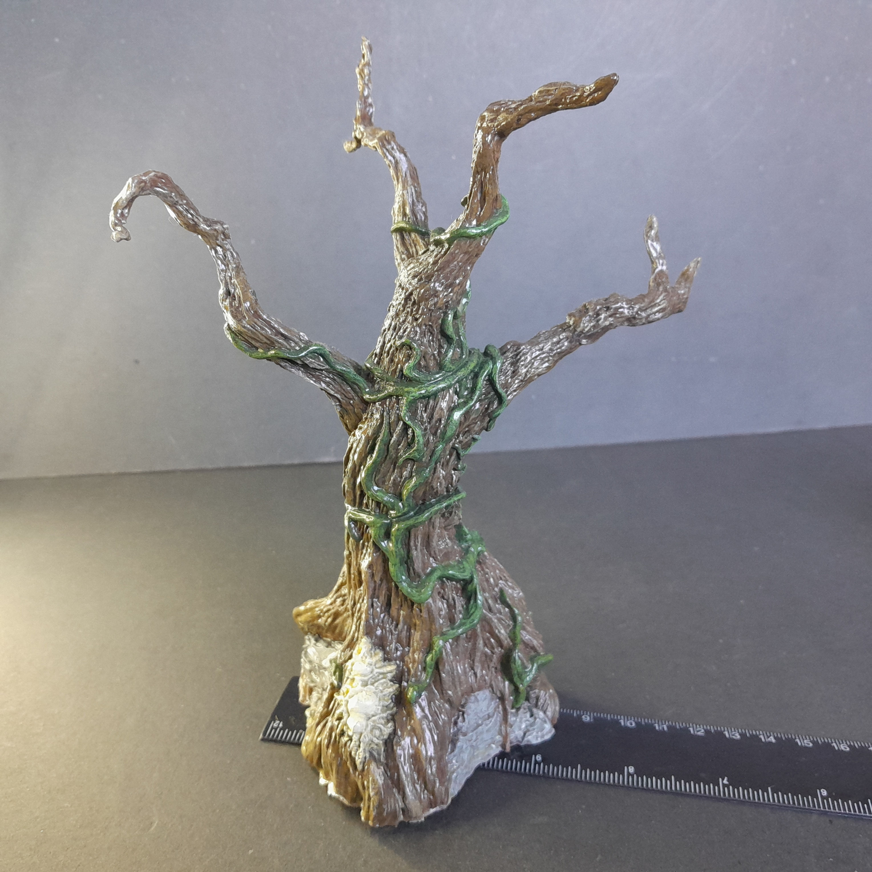 Brown Tree with Green Vines - Terrain back