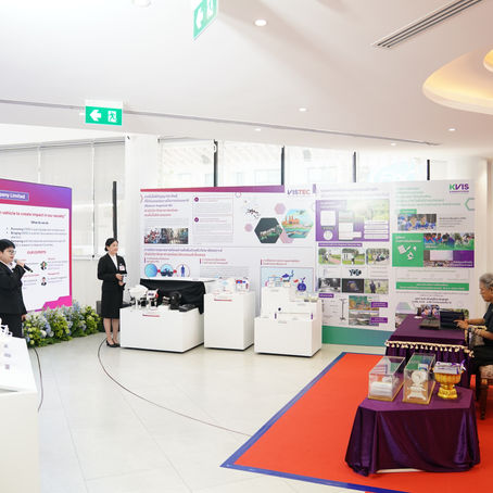 Dr. Pimpisut and Dr. Jidapa Granted an Audience with HRH Princess Maha Chakri Sirindhorn to Report Progress of Cleantech and Beyond, a VISTEC Spin-off Innovation