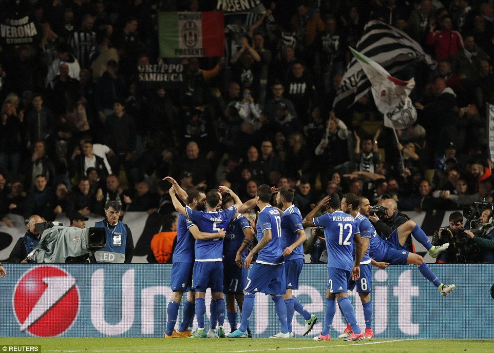 Monaco 0 2 Juventus Dani Alves Impressive Asssits And Gonzalo Higuain 