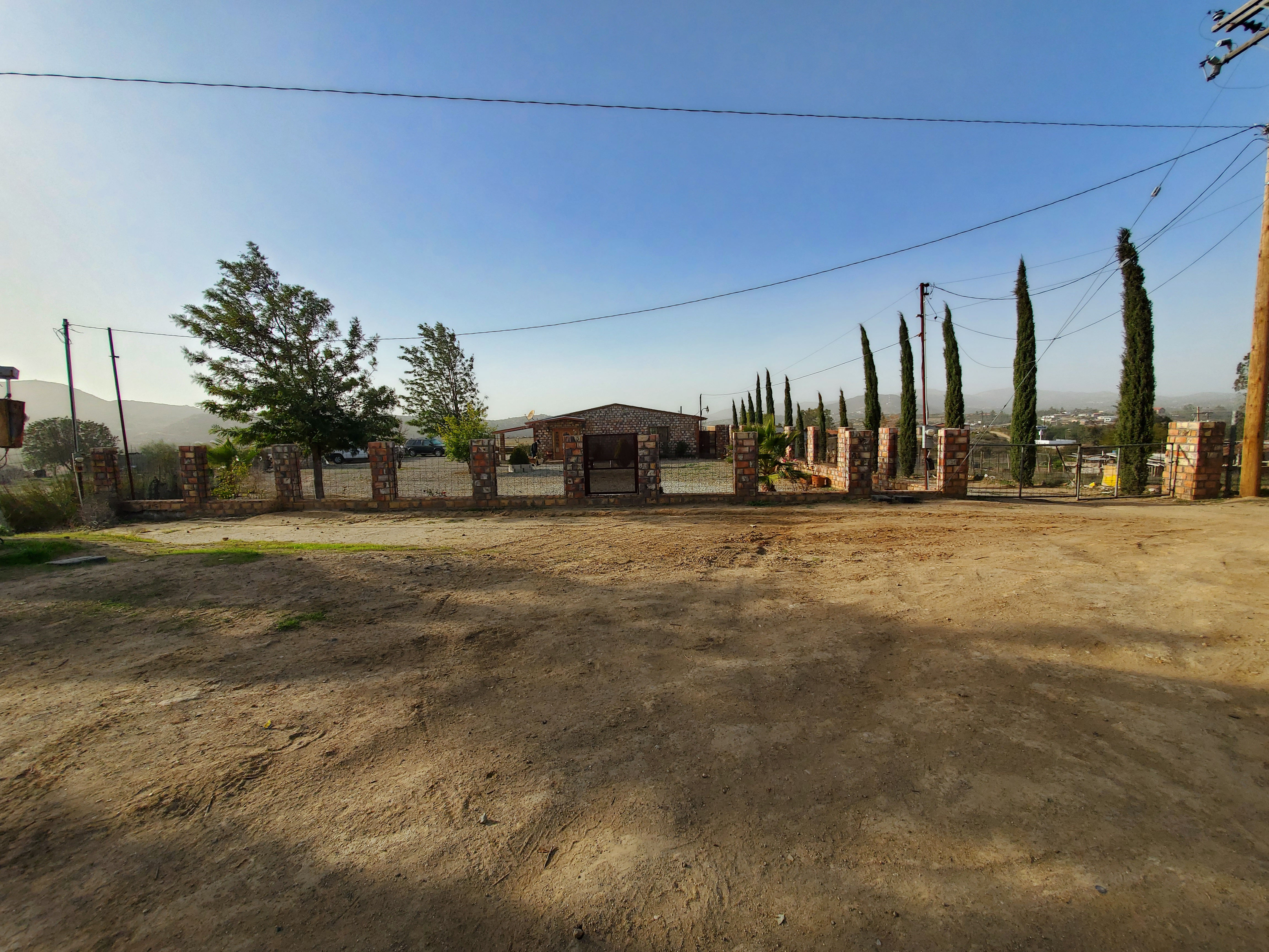 Se vende amplia casa estilo rancho en Cerro Azul Tecate B.C