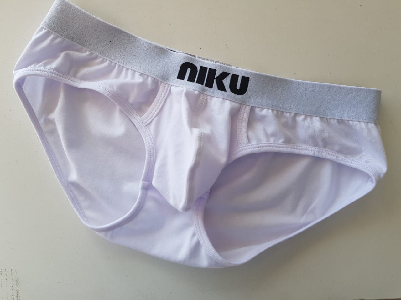 HAPPY BRIEFS - ALL WHITE