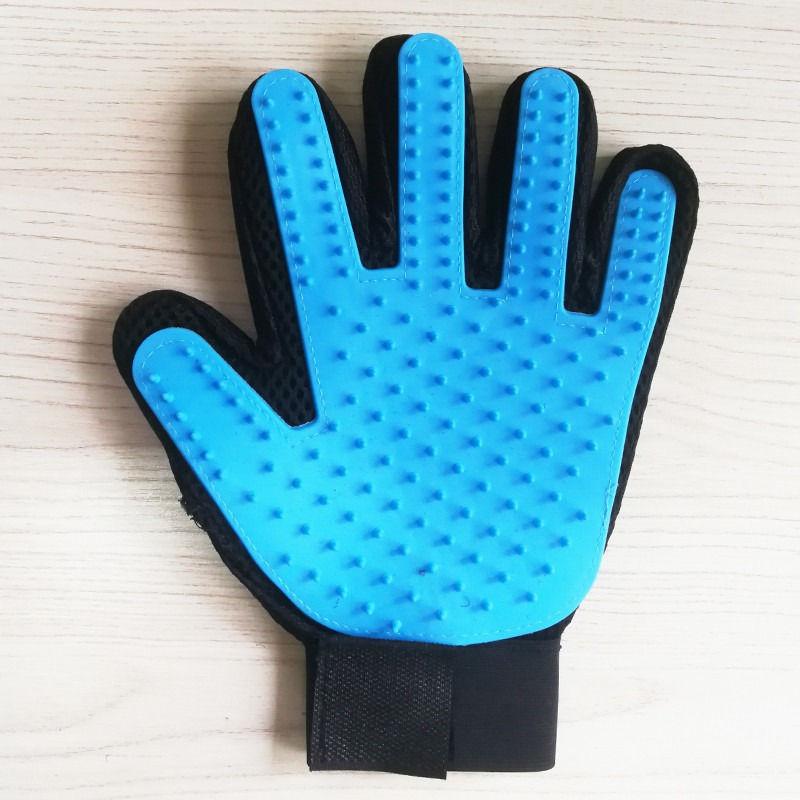 Thumbnail: GloomiT - The Grooming Glove