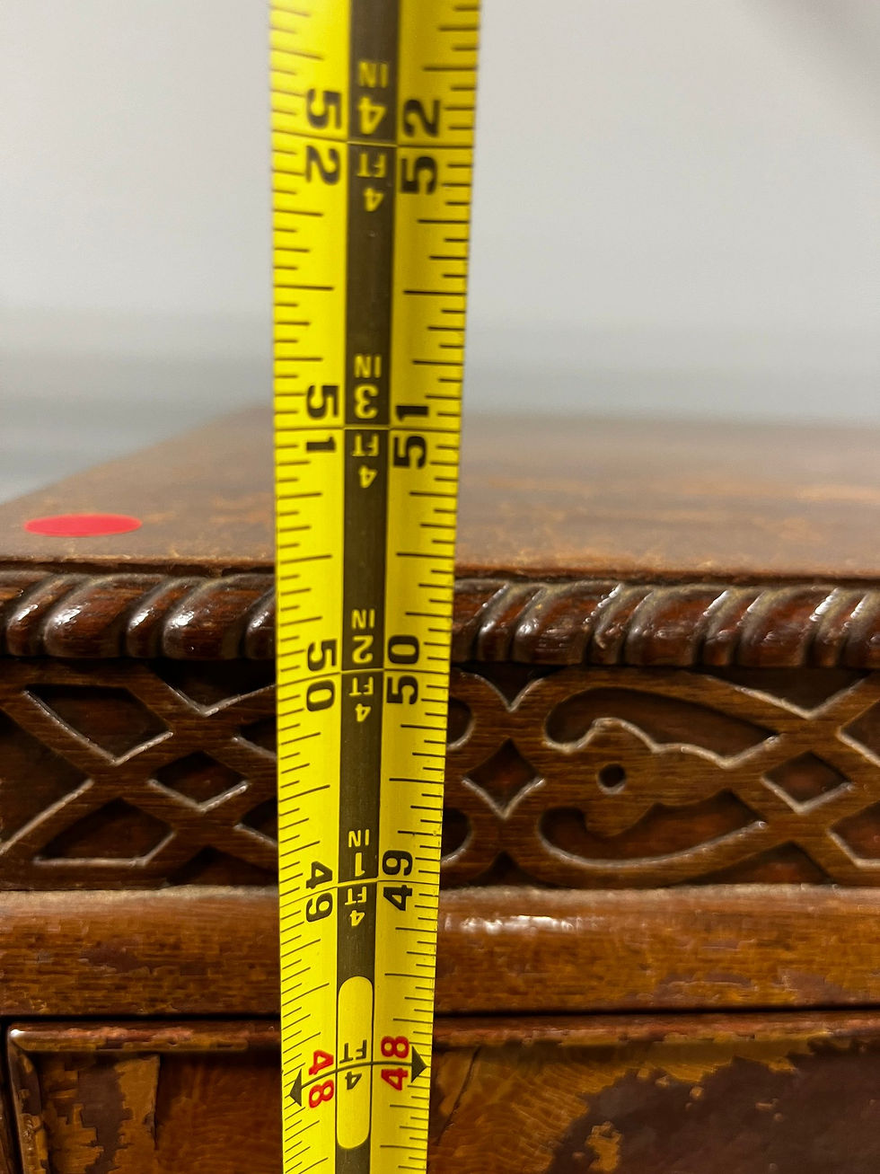 Miniatura: Tall Veneer Dresser