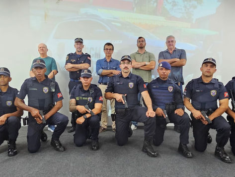 Santa Isabel entrega oito novas armas para a GCM