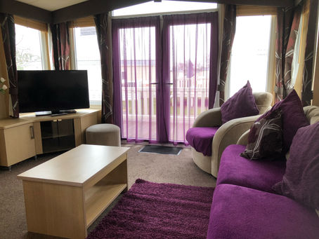 SUMMER HOLIDAY VACANCIES AT HOBURNE BASHLEY PARK IN THE NEW FOREST