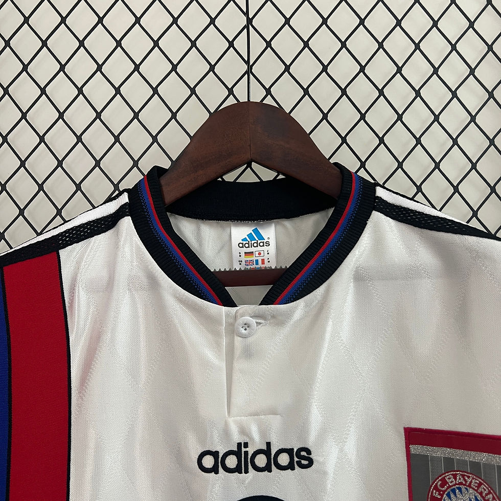 Thumbnail: Bayern Munich Away 1996/98
