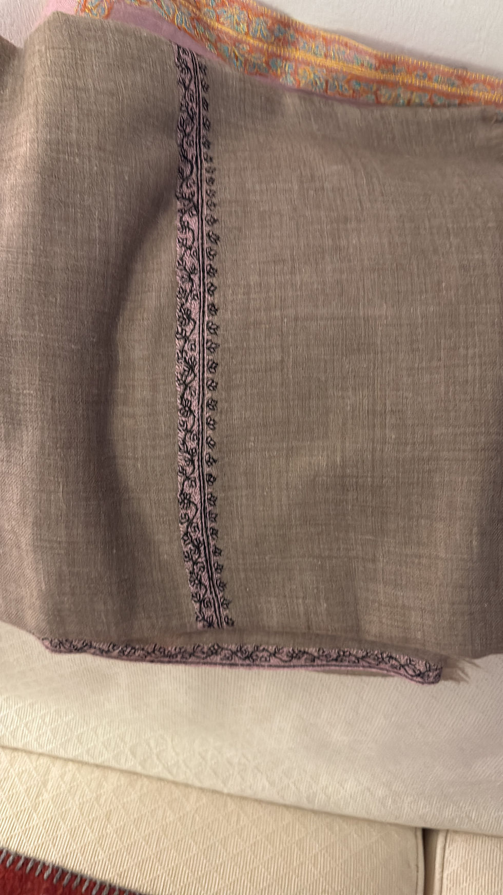 Miniatura: Pashmina grande con bordo