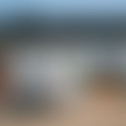 Camping-car arrive devant un péage