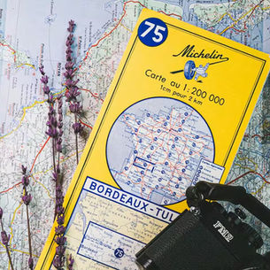 Une carte Michelin papier de la France