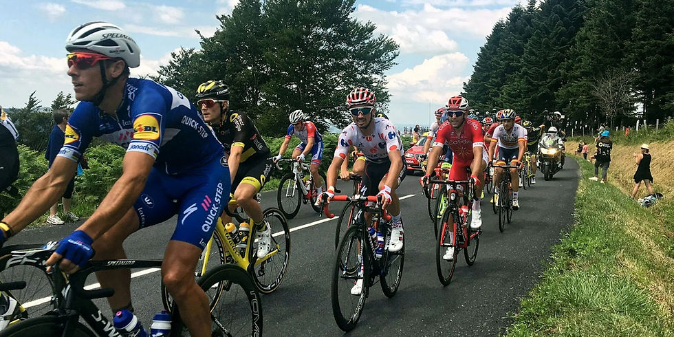 Coureur du tour de France en montagne