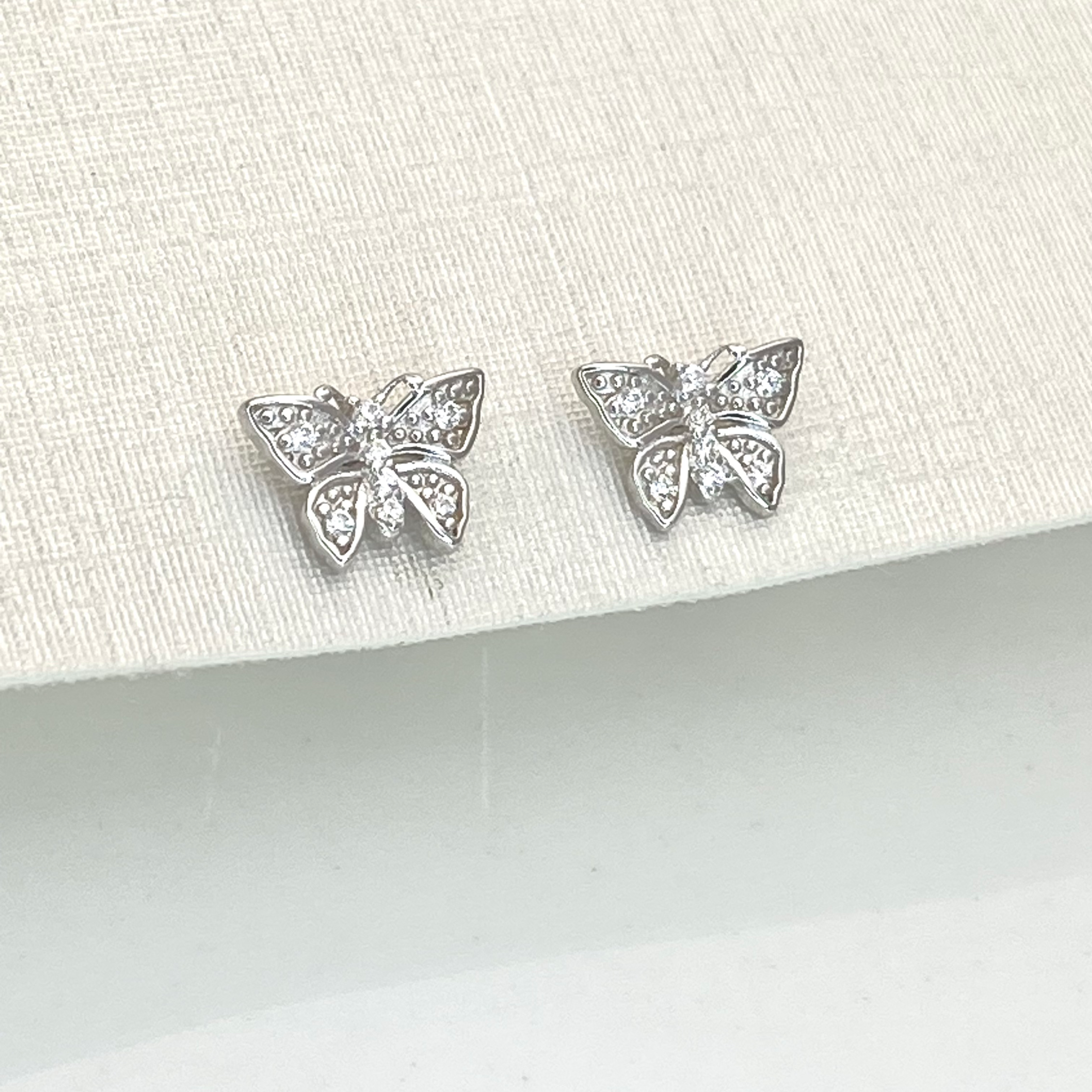 Brinco Borboleta cravejada