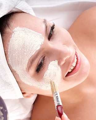 bigstock-Cosmetician-make-mask-to-girl--