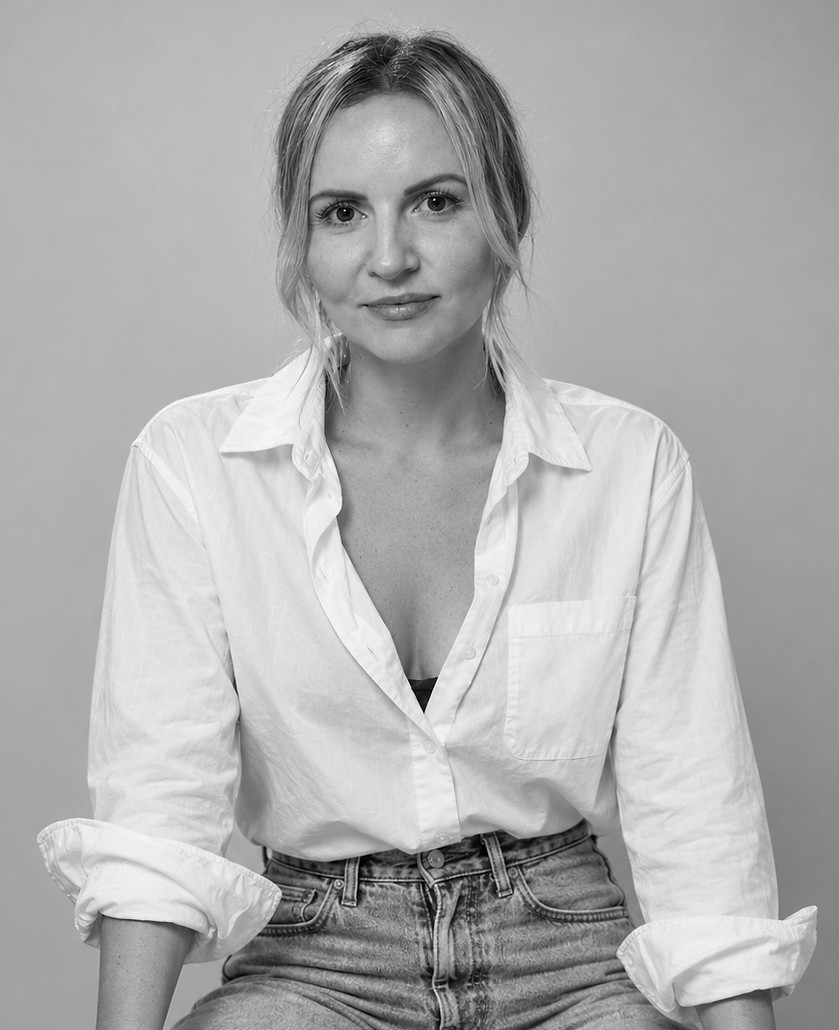iulia smeria headshot photo.png