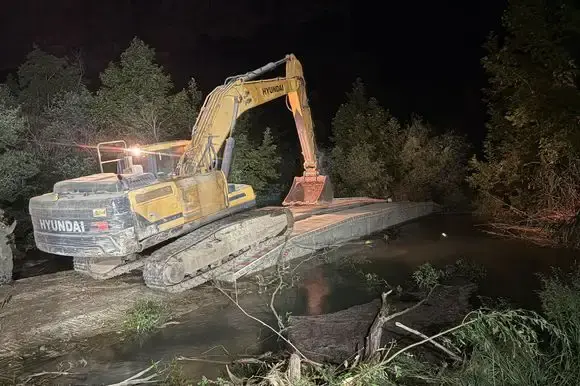 דחפור במהלך פעילות של גדוד ההנדסה 603 בחציית הליטני