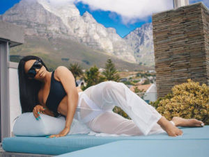 Toke Makinwa flaunts her
