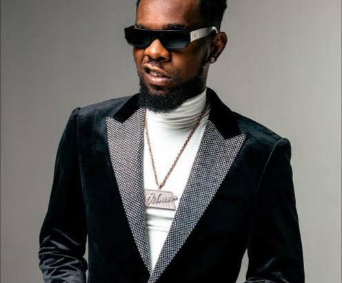 Patoranking responds to Twitter user who criticized Nigerian artistes for not using their platform t