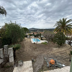La Villa el Sol à Juans-les-Pins pendant les rénovations.