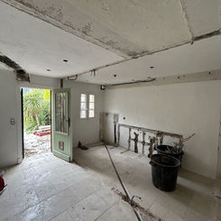 Villa Jacques Couëlle au domaine de Castellaras pendant les rénovations.