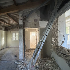 La Villa el Sol à Juans-les-Pins pendant les rénovations.