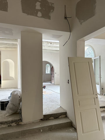 La Villa el Sol à Juans-les-Pins pendant les rénovations.