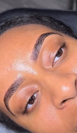 Brow Lamination & Tint