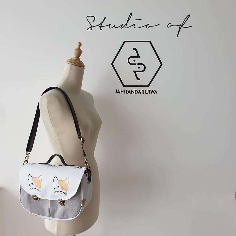 Thumbnail: Teja Messenger Bag