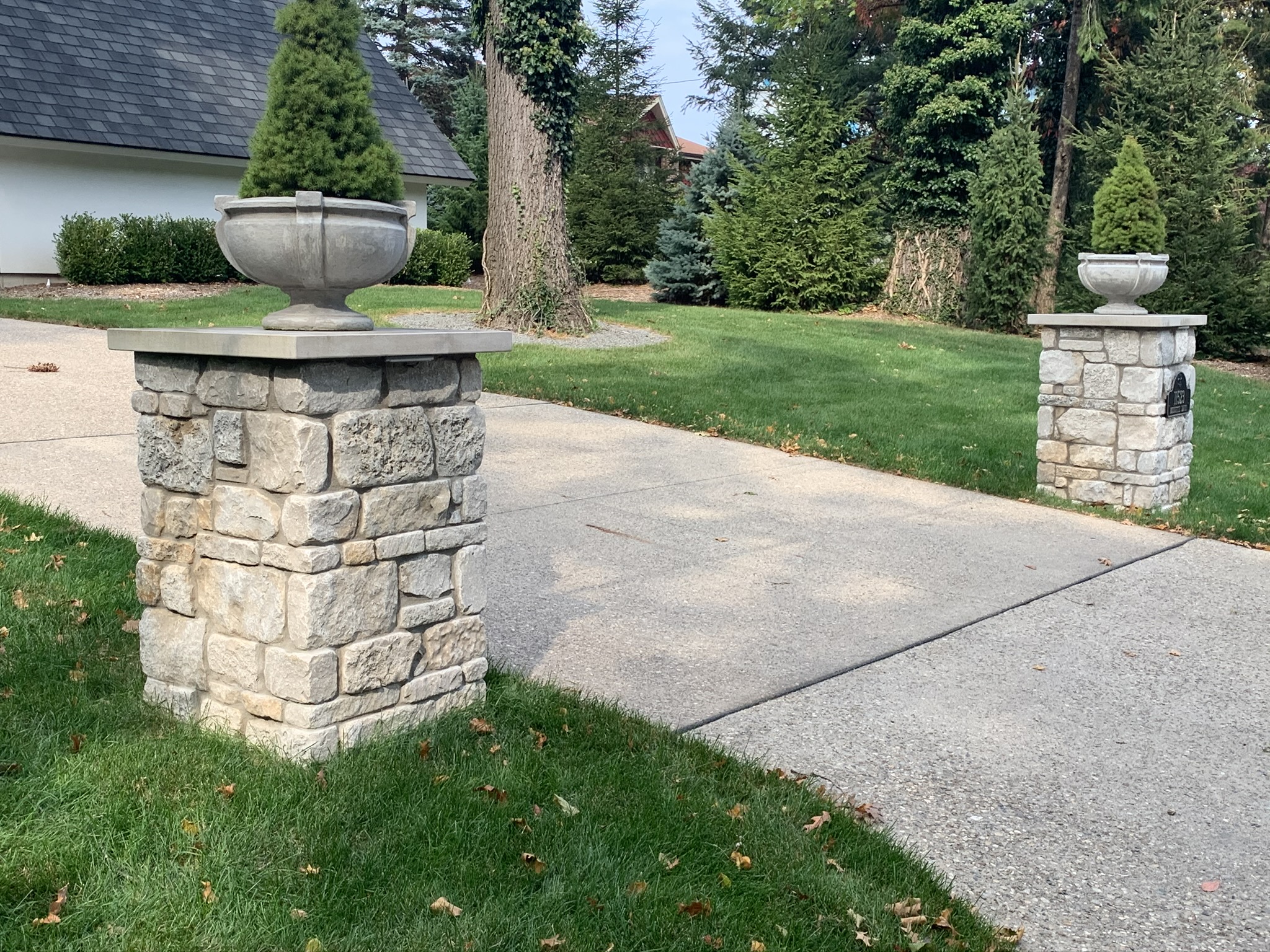HALQUIST STONE DIMENSIONAL CHARLEY GRAY