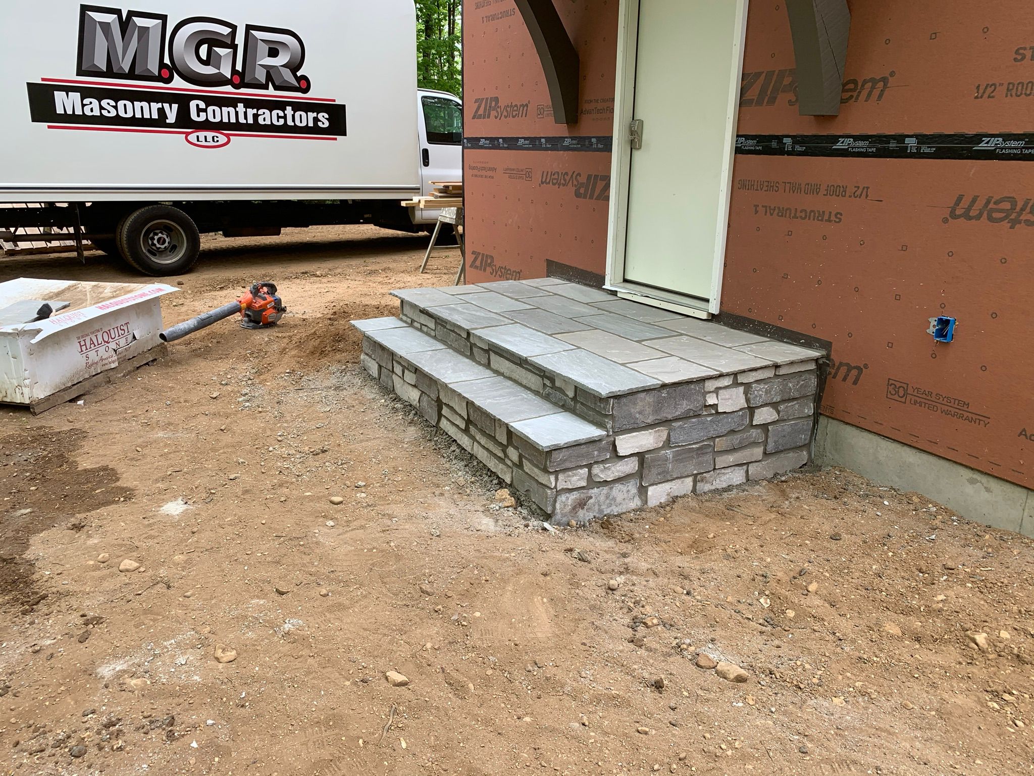 Entryways and mailboxes masonry project 21