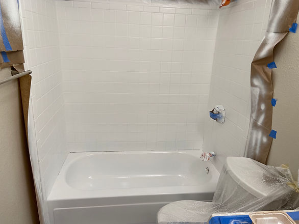Bathtub Reglazing - Cervantes Construction Solutions