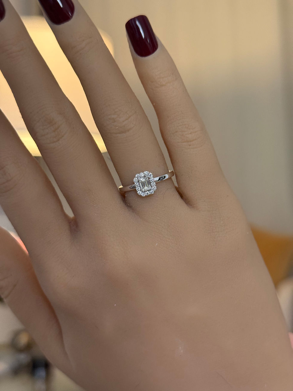 Thumbnail: Emerald with Single Halo Ring (Natural)