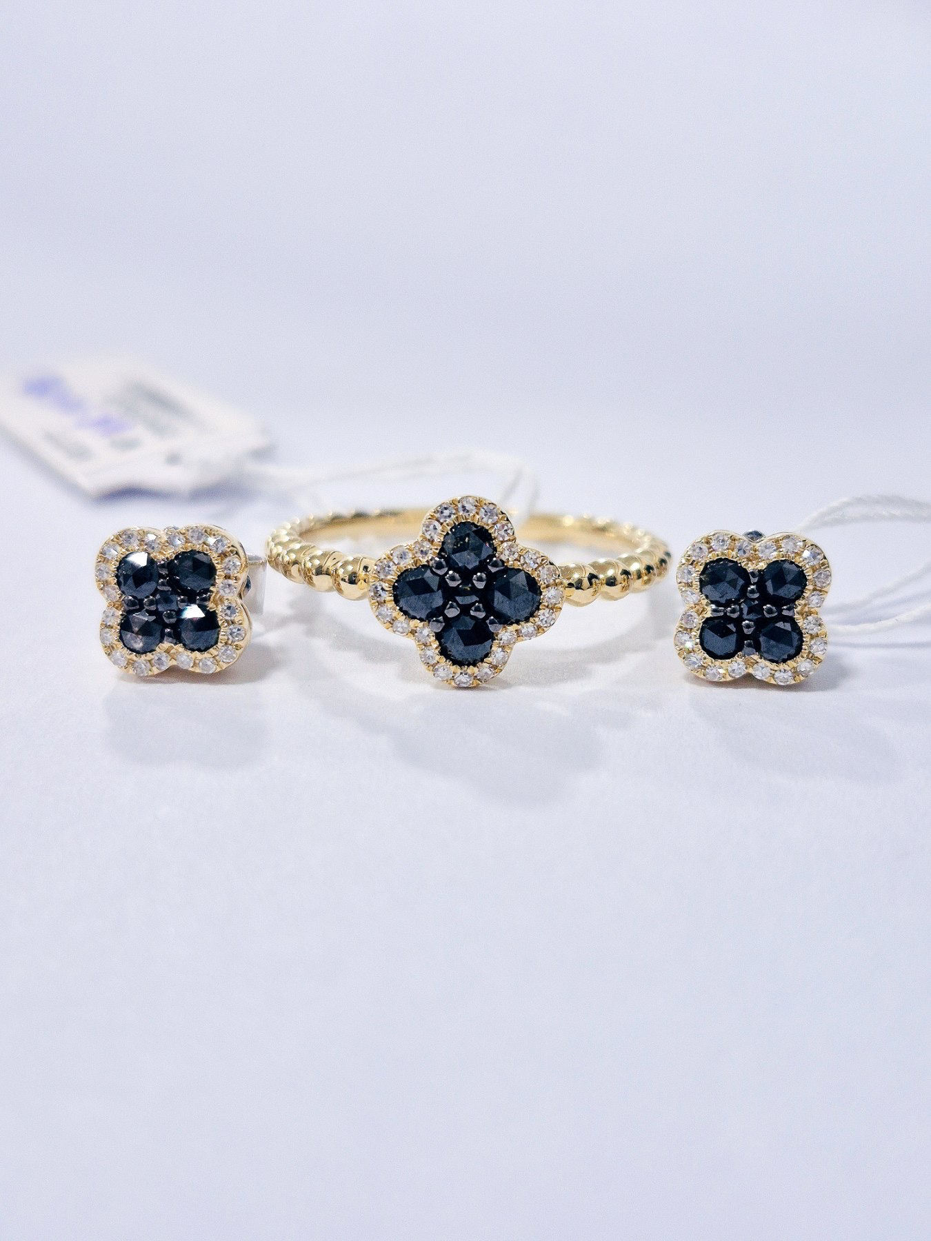 1.20 ct natural diamond 14K 3.75g Size 6.5 
