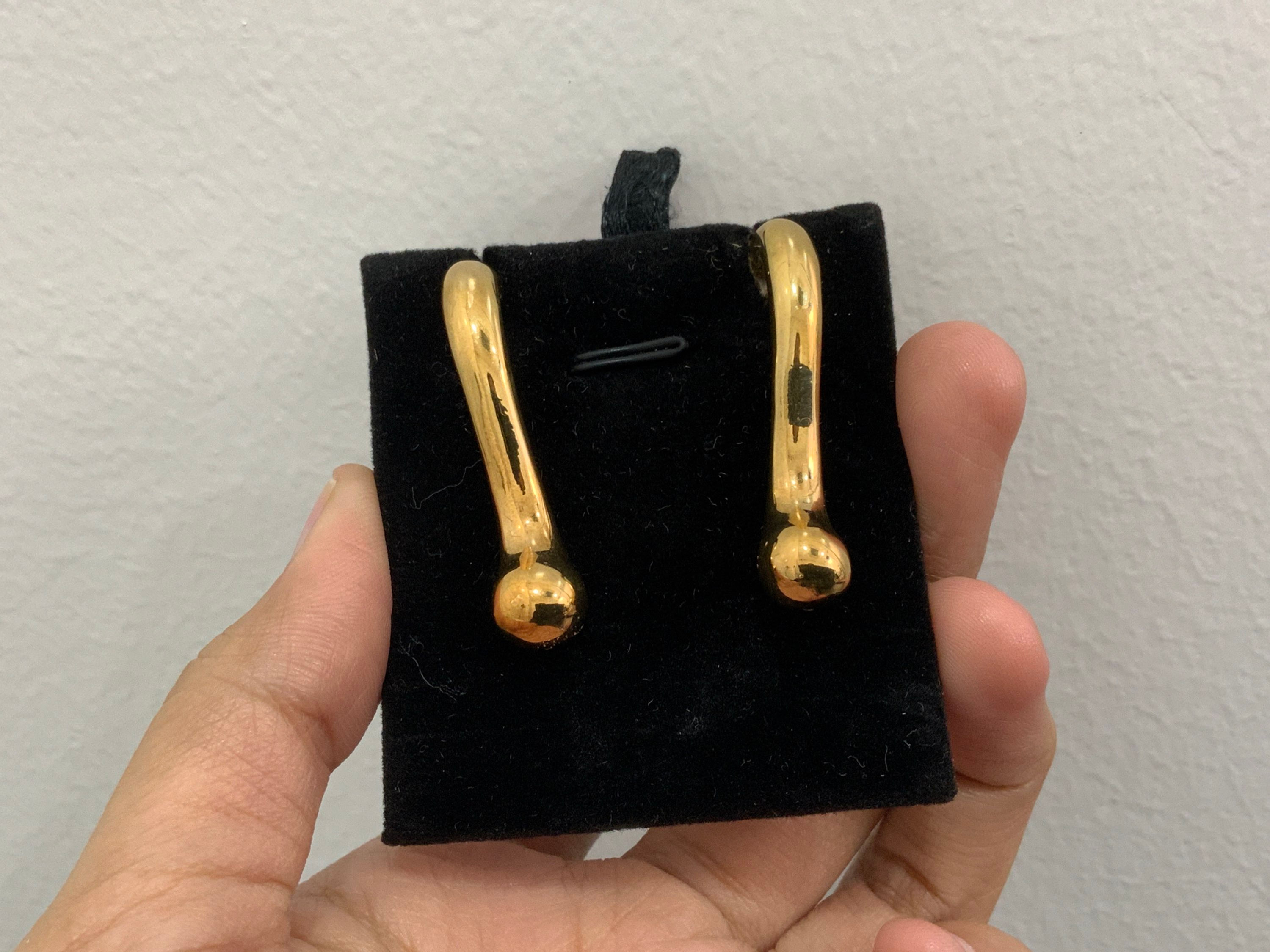 Cute Wavy Gold Earrings 