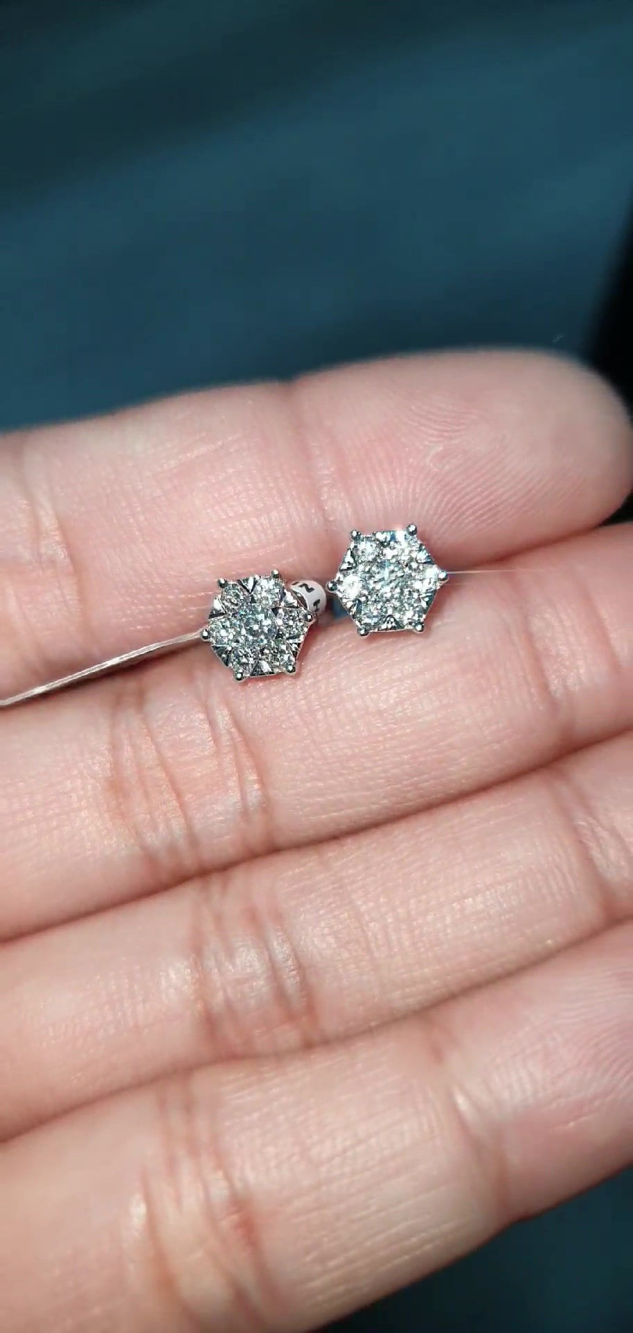 Thumbnail: Hexagon Diamond Stud Illusion