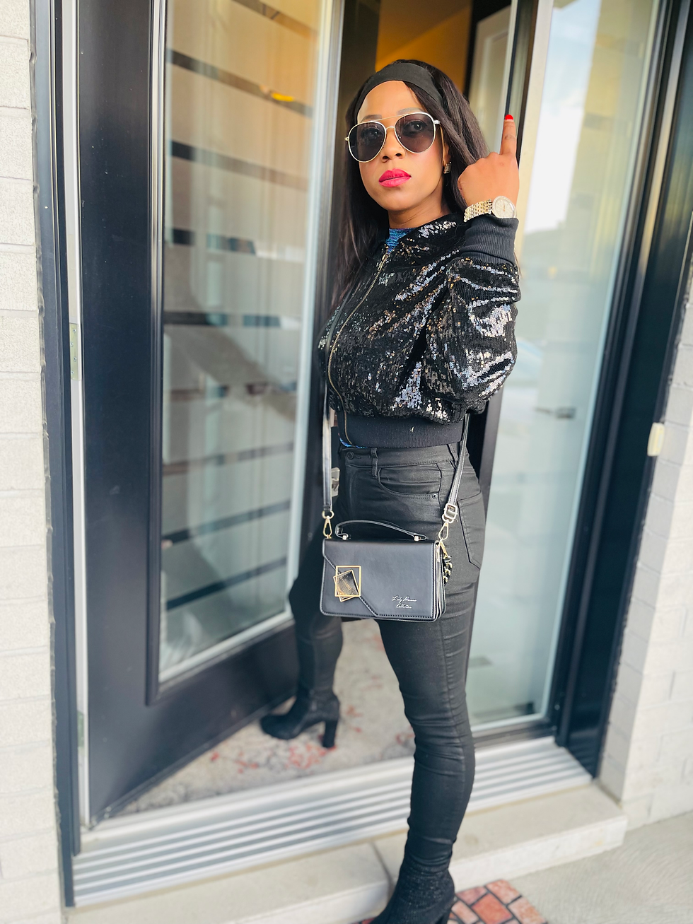 Thumbnail: Miss Lady (in black)