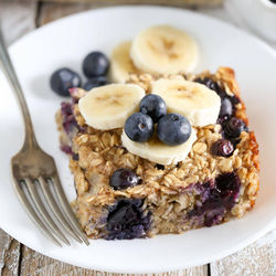 Blueberry-Banana-Baked-Oatmeal-Square